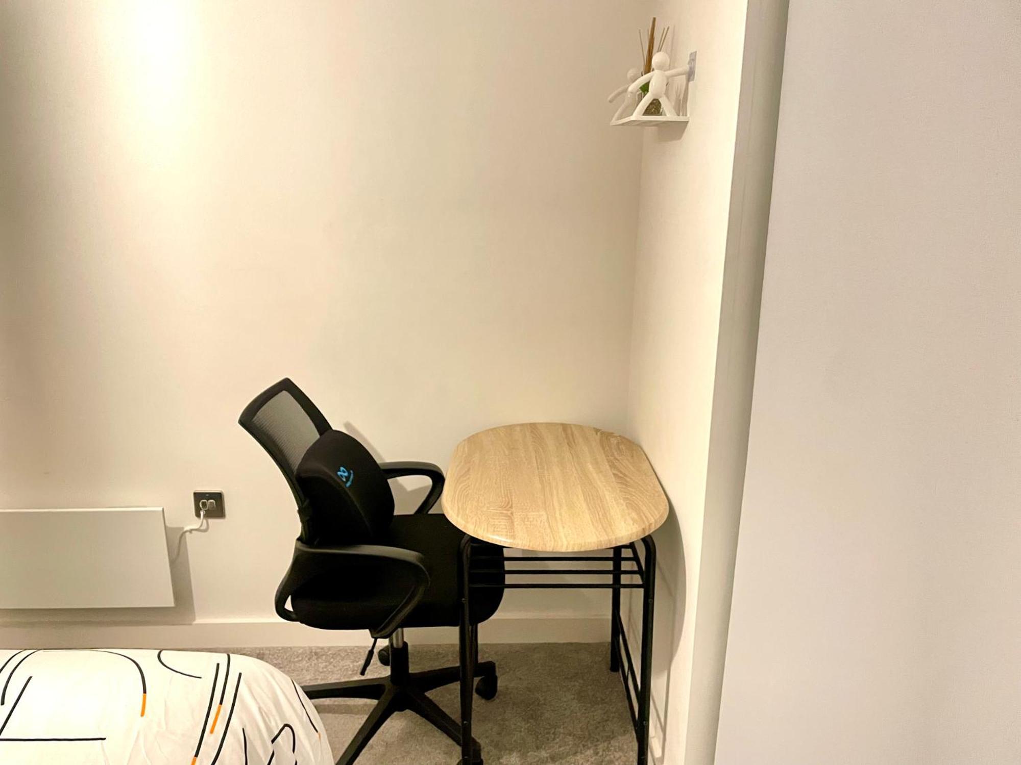 マンチェスターRelaxing 1-Bed Flat In Salford With Street Parkingアパートメント エクステリア 写真